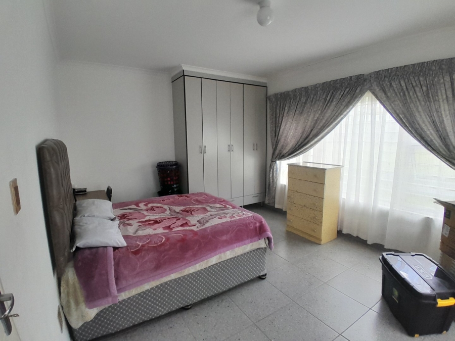 1 Bedroom Property for Sale in Glen Austin Gauteng