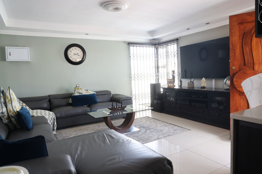 2 Bedroom Property for Sale in Protea Glen Gauteng