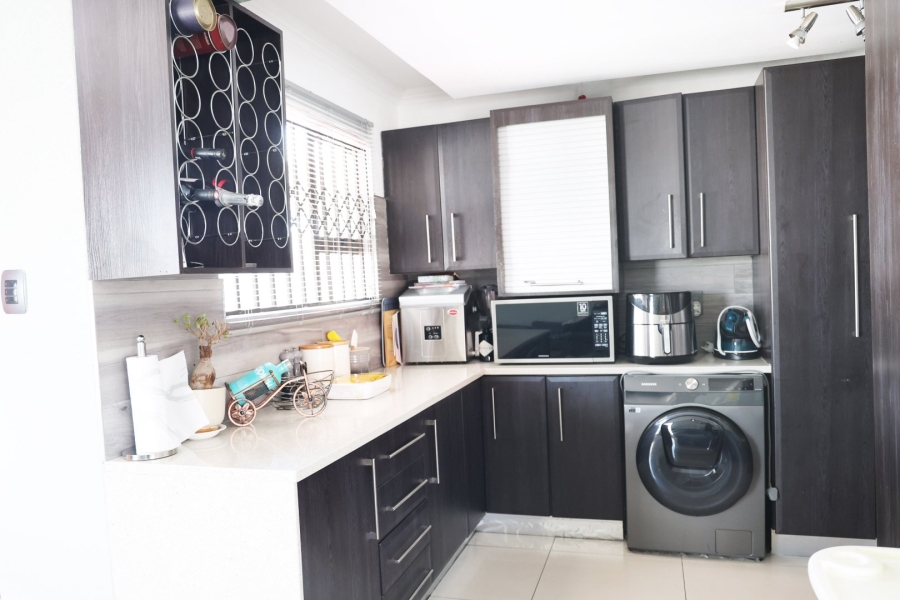 2 Bedroom Property for Sale in Protea Glen Gauteng