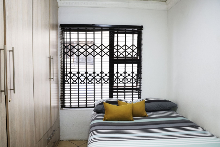 2 Bedroom Property for Sale in Protea Glen Gauteng