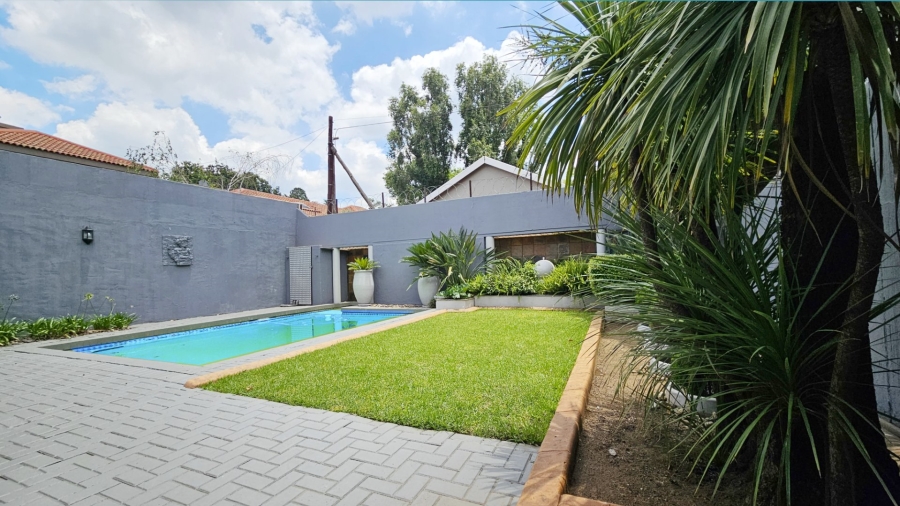 4 Bedroom Property for Sale in Three Rivers Proper Gauteng