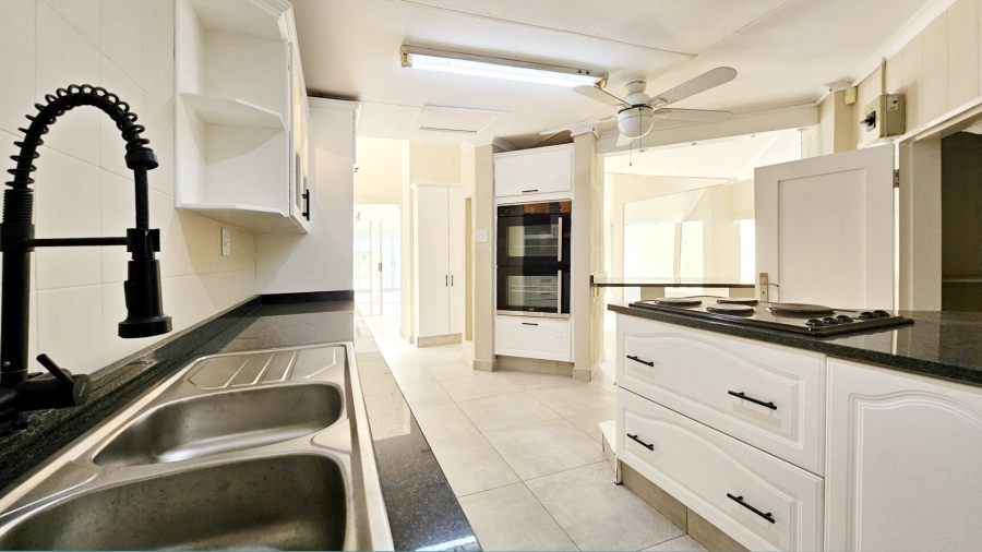 4 Bedroom Property for Sale in Three Rivers Proper Gauteng