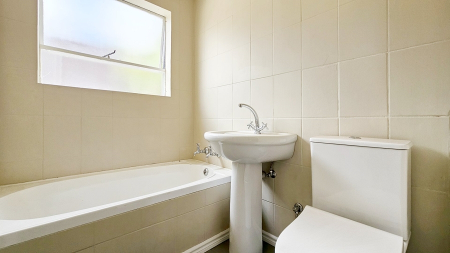 4 Bedroom Property for Sale in Three Rivers Proper Gauteng