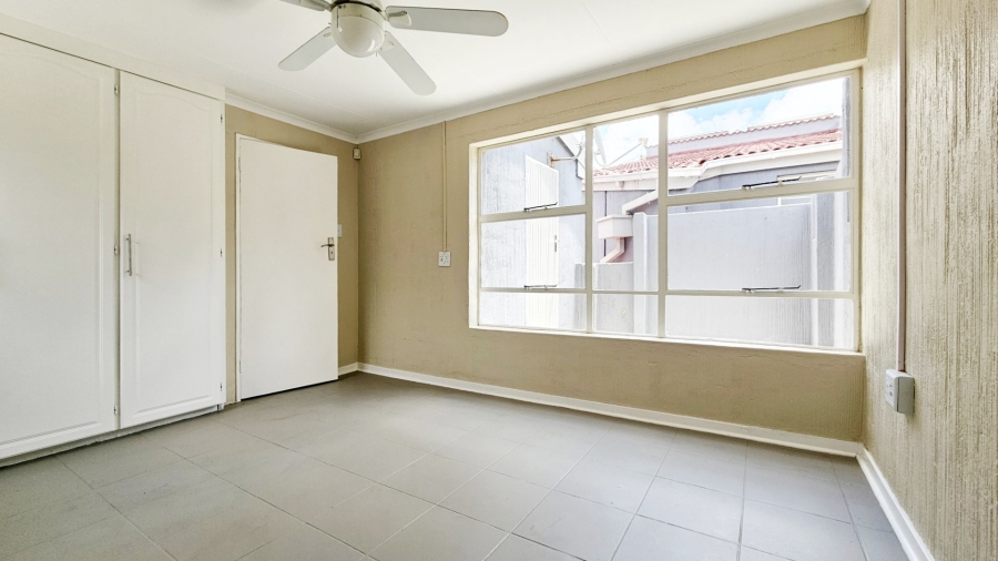 4 Bedroom Property for Sale in Three Rivers Proper Gauteng