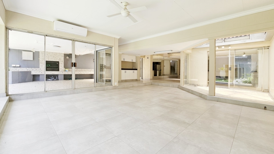 4 Bedroom Property for Sale in Three Rivers Proper Gauteng