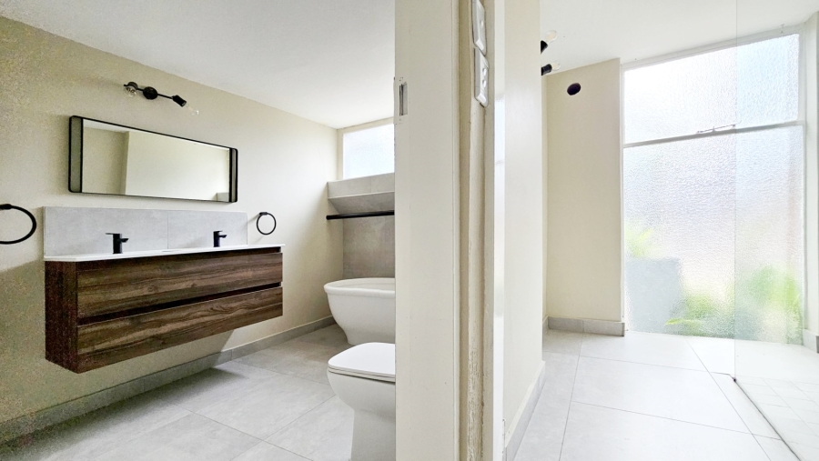 4 Bedroom Property for Sale in Three Rivers Proper Gauteng