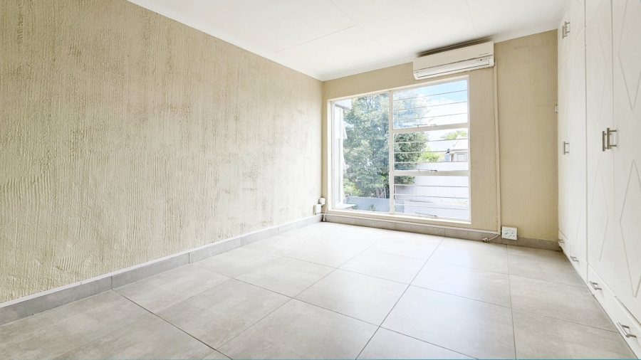 4 Bedroom Property for Sale in Three Rivers Proper Gauteng