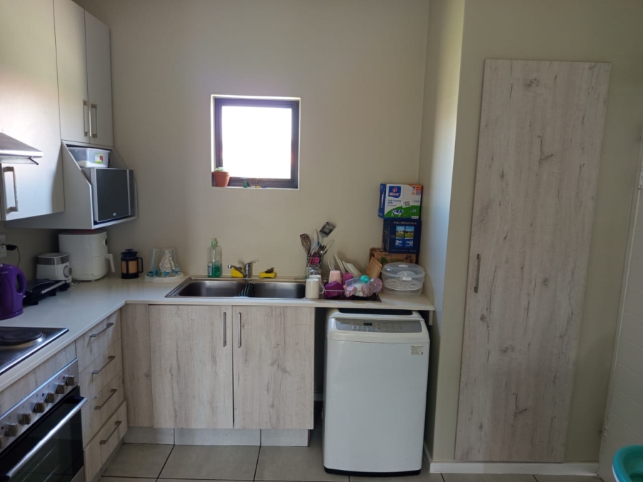 2 Bedroom Property for Sale in Grand Central Gauteng