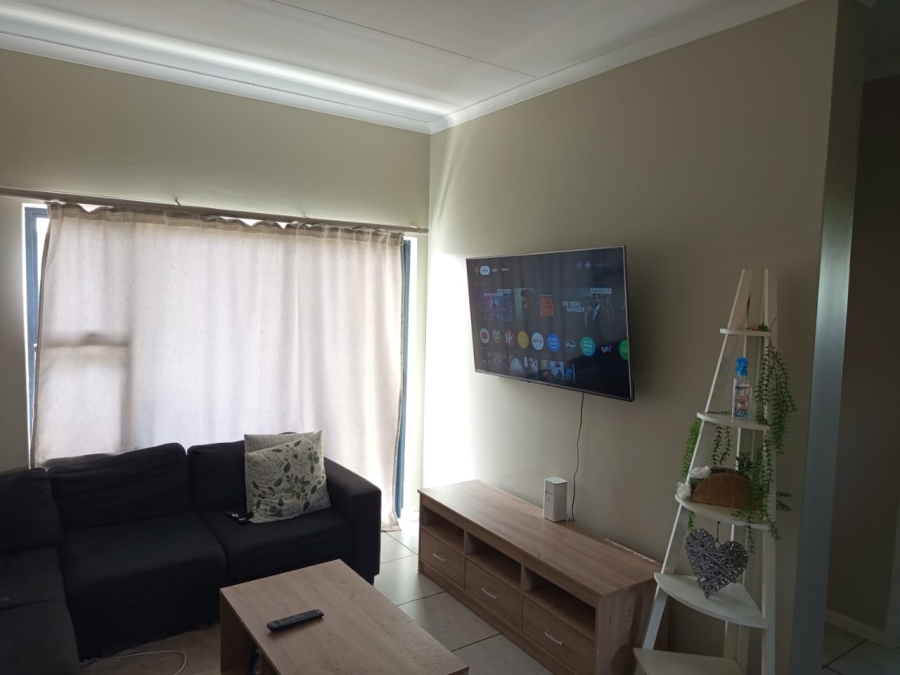 2 Bedroom Property for Sale in Grand Central Gauteng