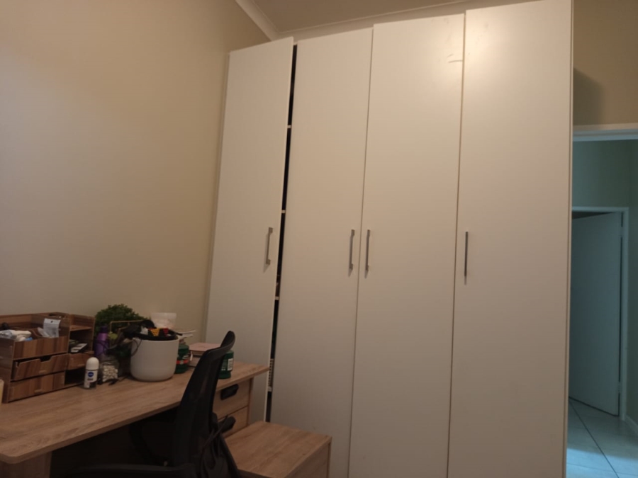 2 Bedroom Property for Sale in Grand Central Gauteng