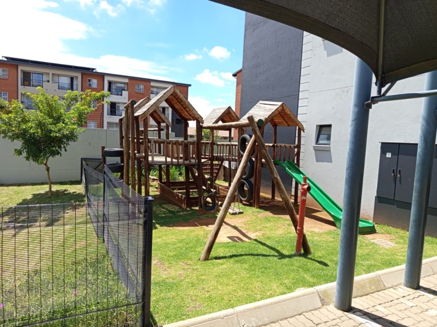 2 Bedroom Property for Sale in Grand Central Gauteng