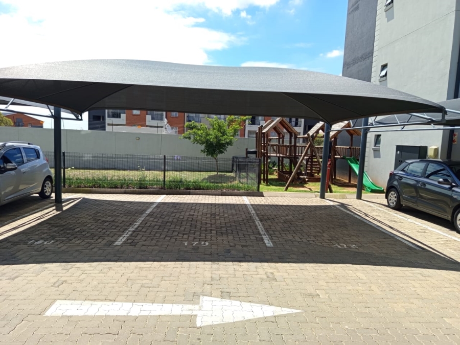 2 Bedroom Property for Sale in Grand Central Gauteng