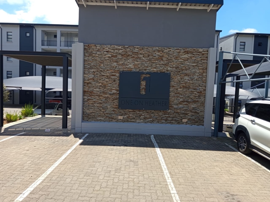 2 Bedroom Property for Sale in Grand Central Gauteng