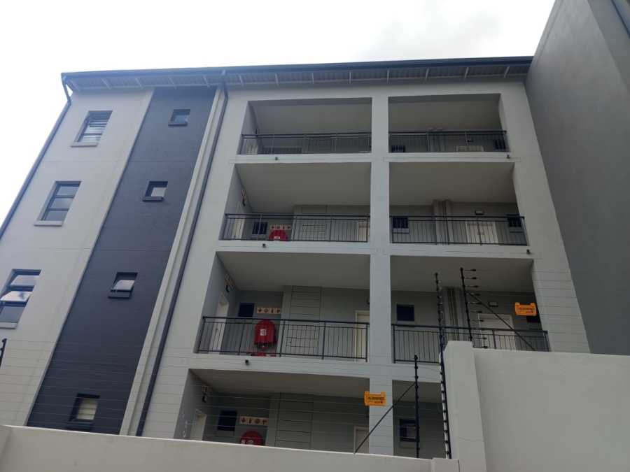 2 Bedroom Property for Sale in Grand Central Gauteng