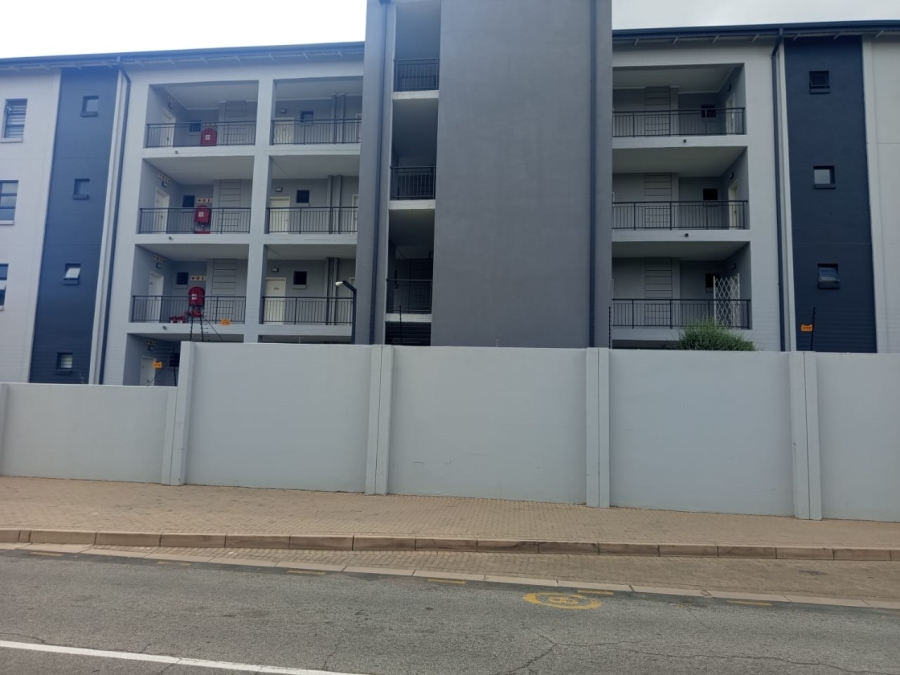 2 Bedroom Property for Sale in Grand Central Gauteng