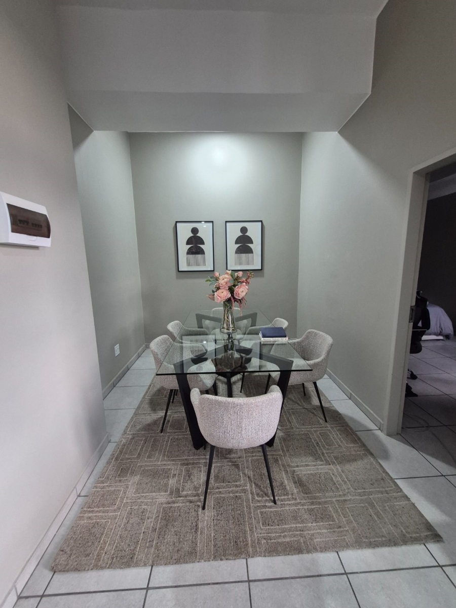 2 Bedroom Property for Sale in Rosebank Gauteng