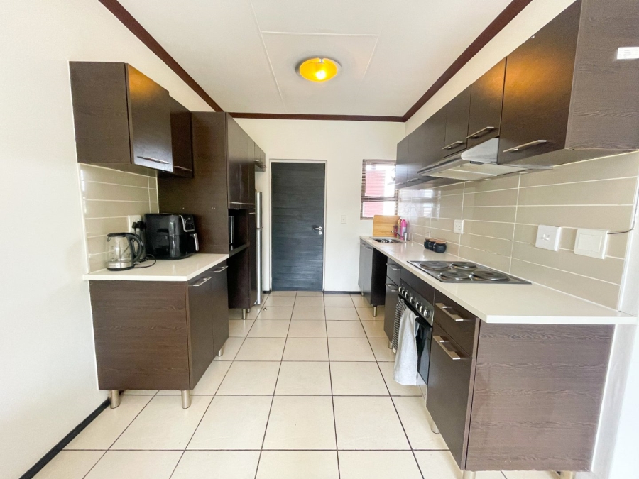 2 Bedroom Property for Sale in Noordwyk Gauteng