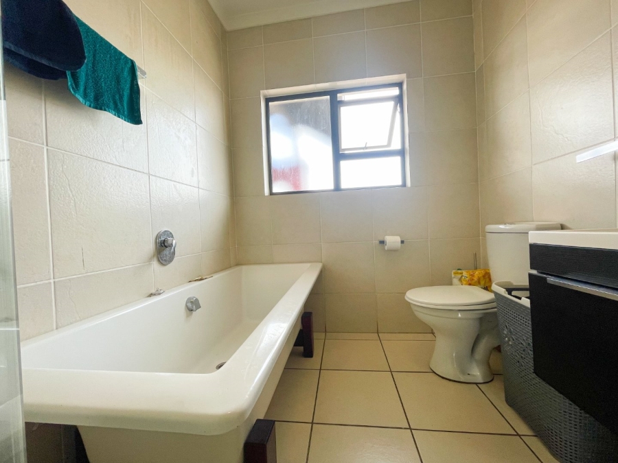 2 Bedroom Property for Sale in Noordwyk Gauteng