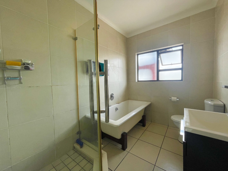 2 Bedroom Property for Sale in Noordwyk Gauteng