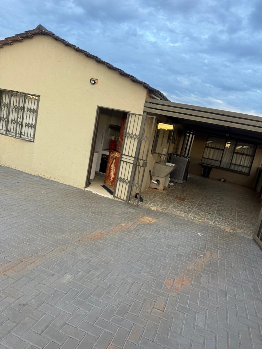 2 Bedroom Property for Sale in Esselenpark Gauteng