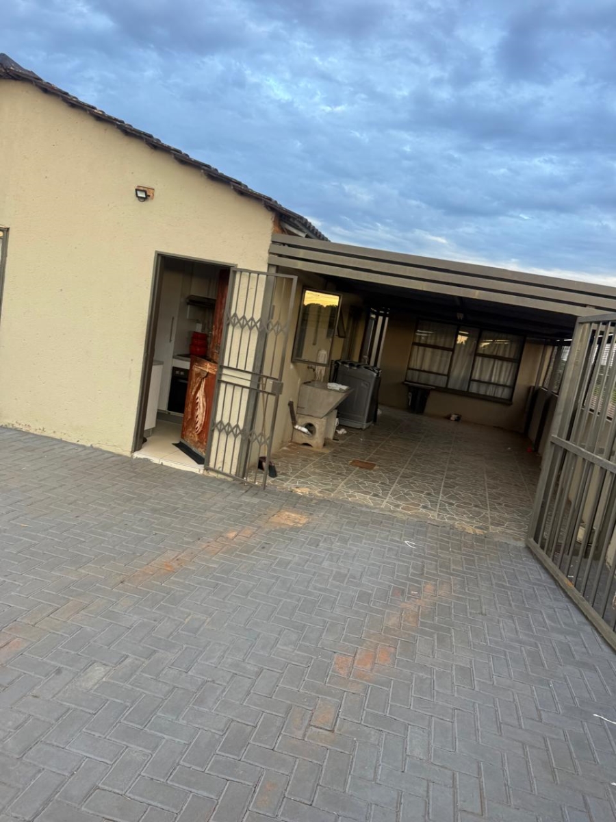 2 Bedroom Property for Sale in Esselenpark Gauteng