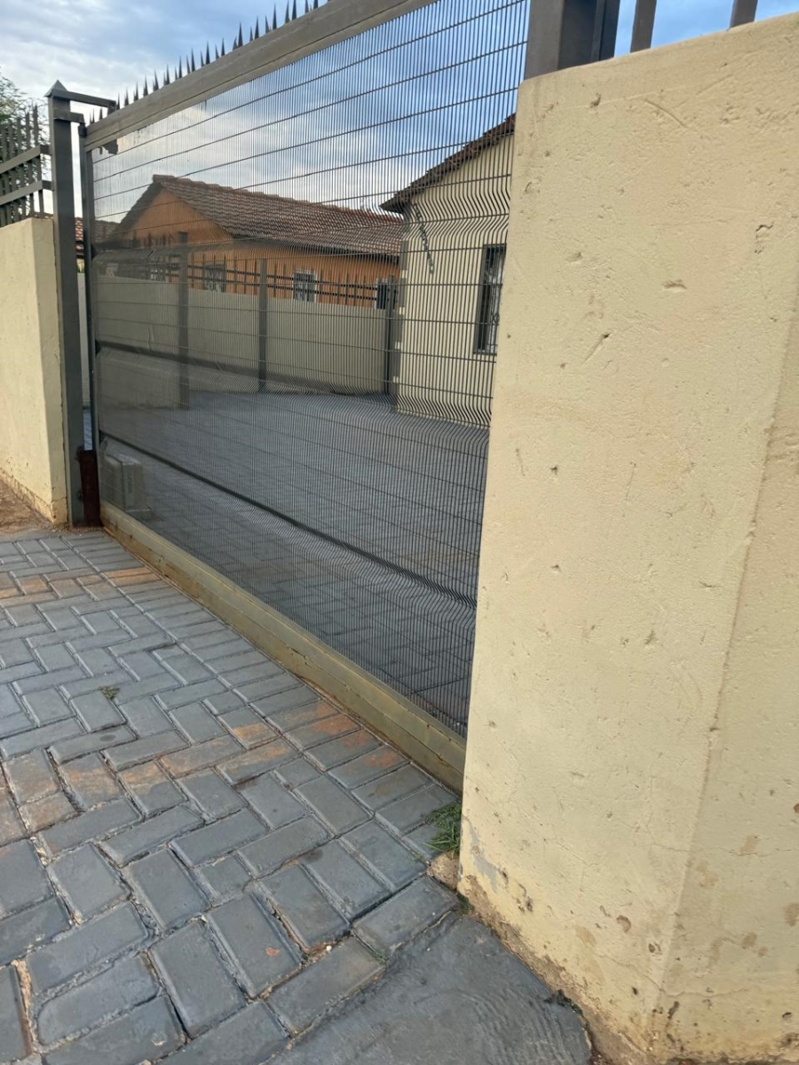 2 Bedroom Property for Sale in Esselenpark Gauteng