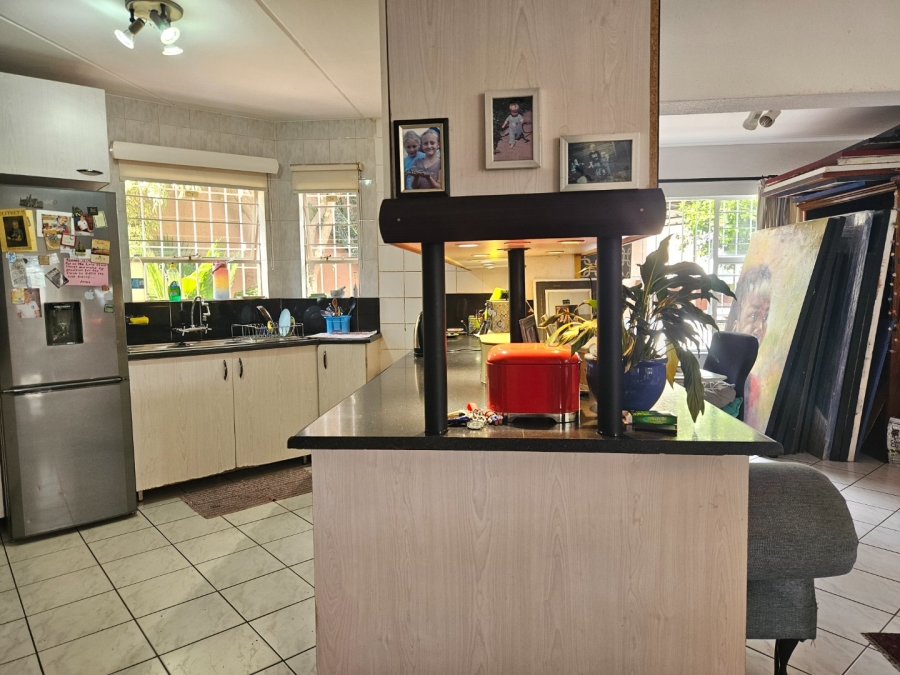 3 Bedroom Property for Sale in Bromhof Gauteng