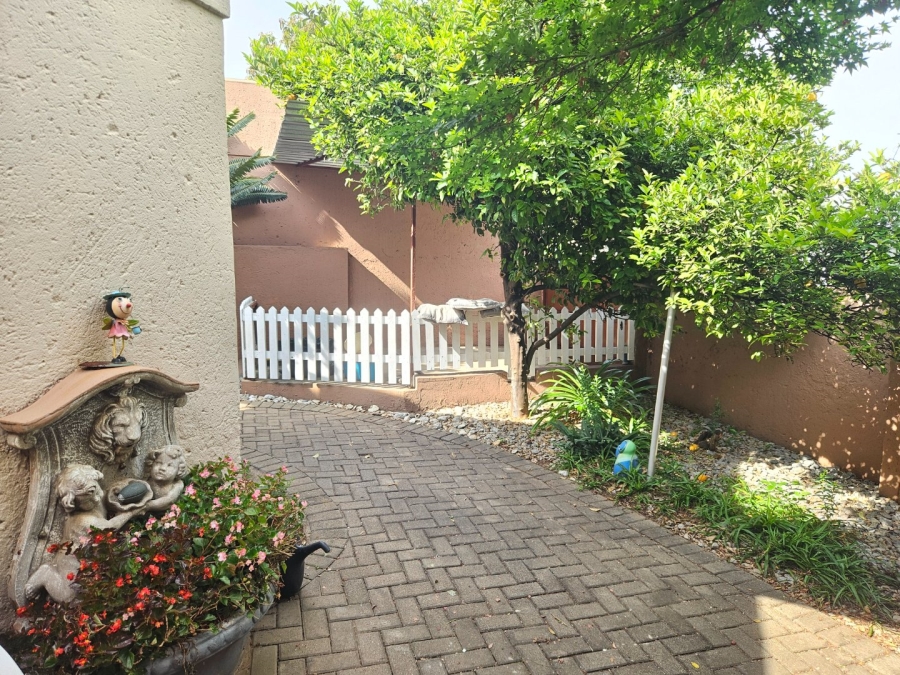3 Bedroom Property for Sale in Bromhof Gauteng