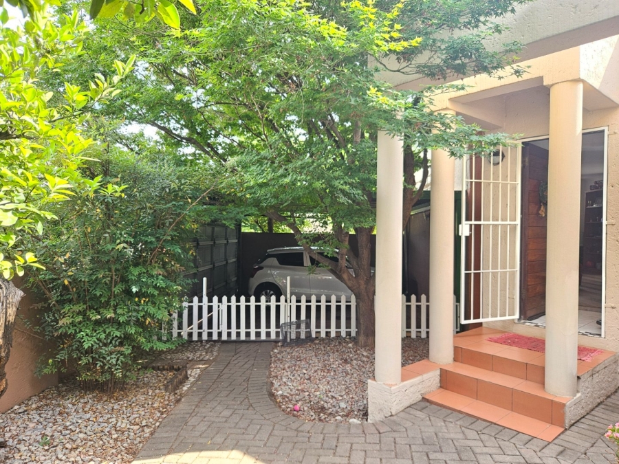 3 Bedroom Property for Sale in Bromhof Gauteng