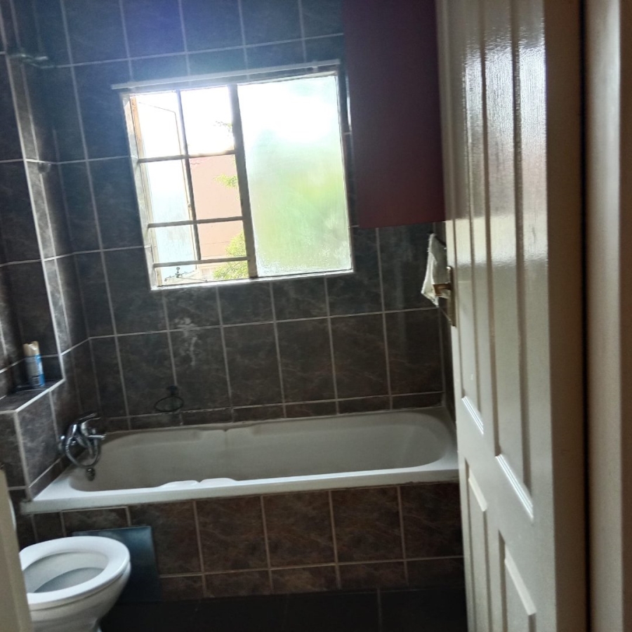 To Let 2 Bedroom Property for Rent in Lyttelton Manor Gauteng