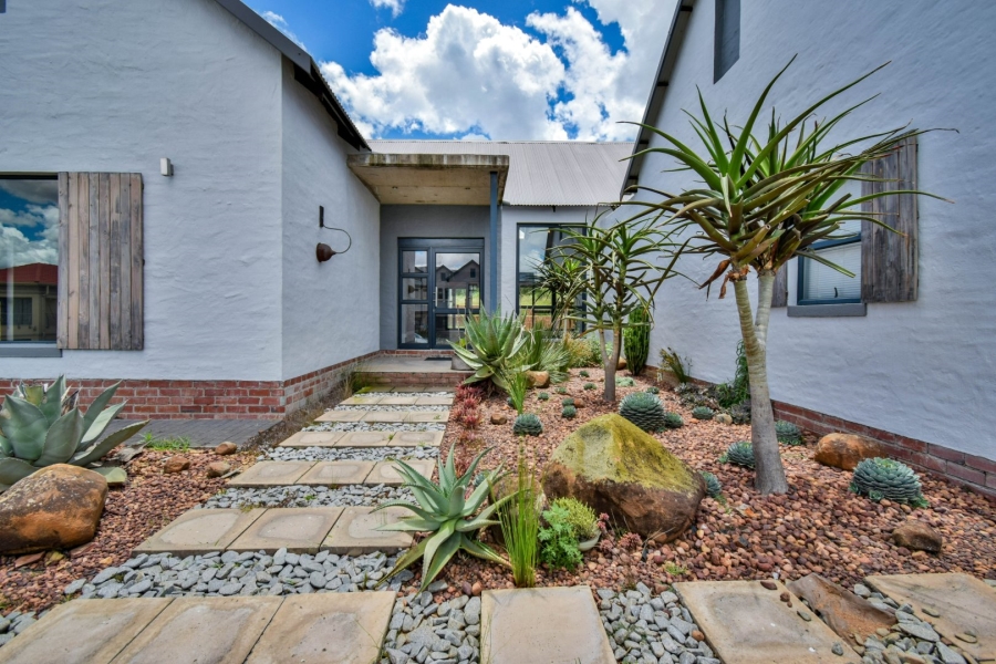 4 Bedroom Property for Sale in Waterlake Farm Lifestyle Estate Gauteng