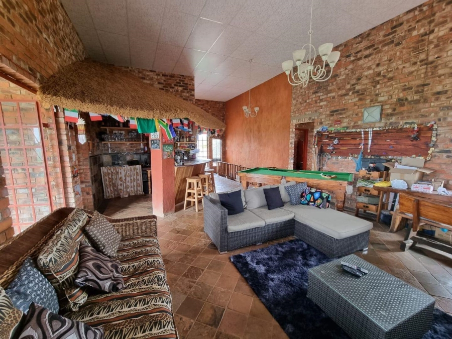 4 Bedroom Property for Sale in Vaaloewer Gauteng
