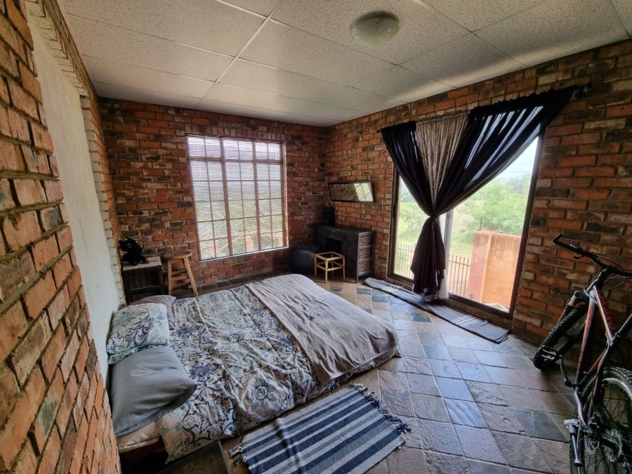 4 Bedroom Property for Sale in Vaaloewer Gauteng