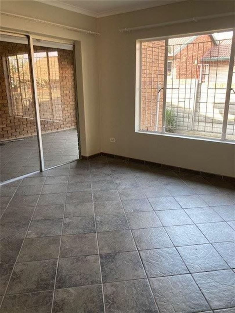 2 Bedroom Property for Sale in Birchleigh Gauteng