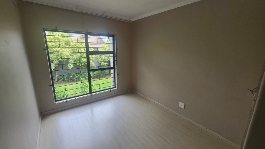 To Let 2 Bedroom Property for Rent in Blue Valley Golf Estate Gauteng