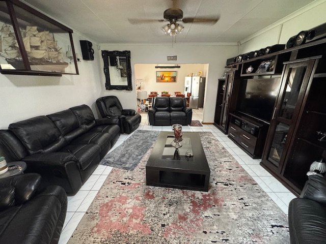 4 Bedroom Property for Sale in Esther Park Gauteng