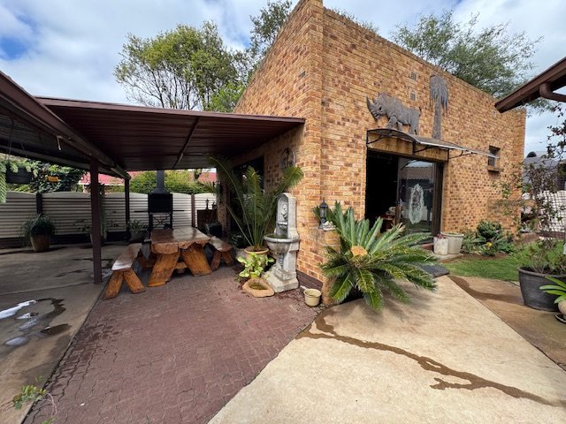 4 Bedroom Property for Sale in Esther Park Gauteng