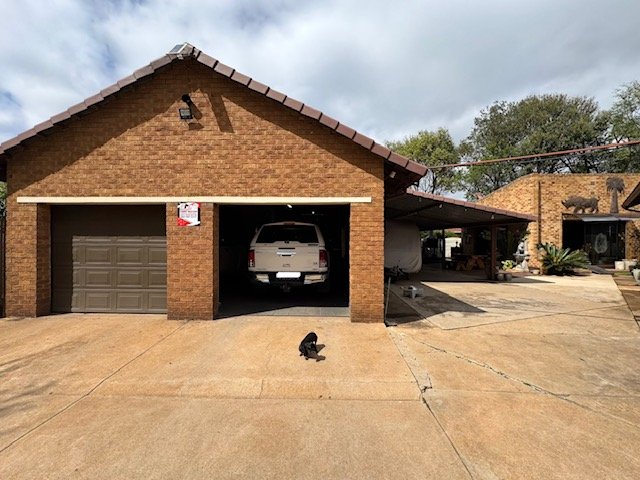 4 Bedroom Property for Sale in Esther Park Gauteng