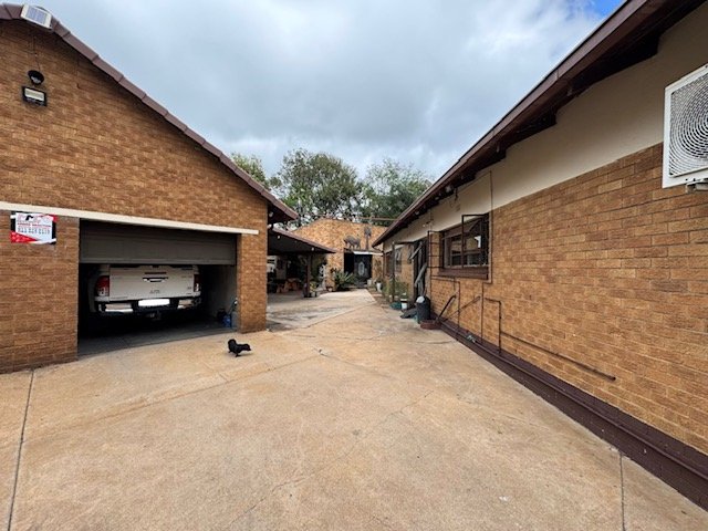 4 Bedroom Property for Sale in Esther Park Gauteng