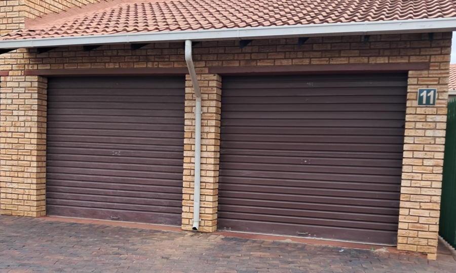 3 Bedroom Property for Sale in Noordheuwel Gauteng