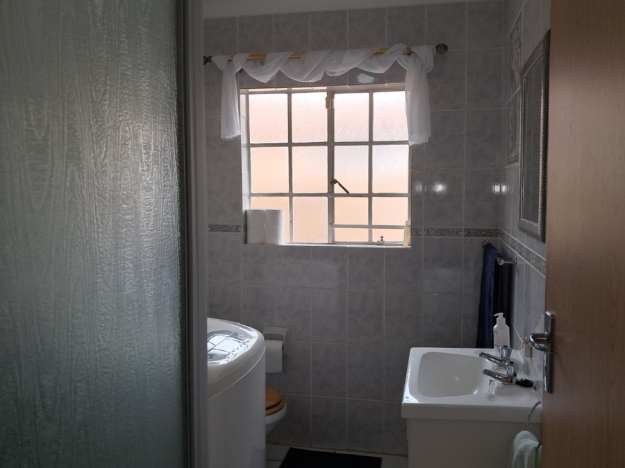 3 Bedroom Property for Sale in Noordheuwel Gauteng