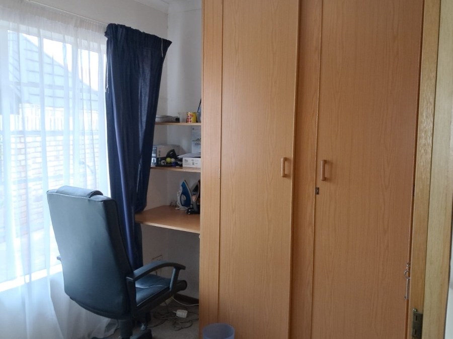 3 Bedroom Property for Sale in Noordheuwel Gauteng