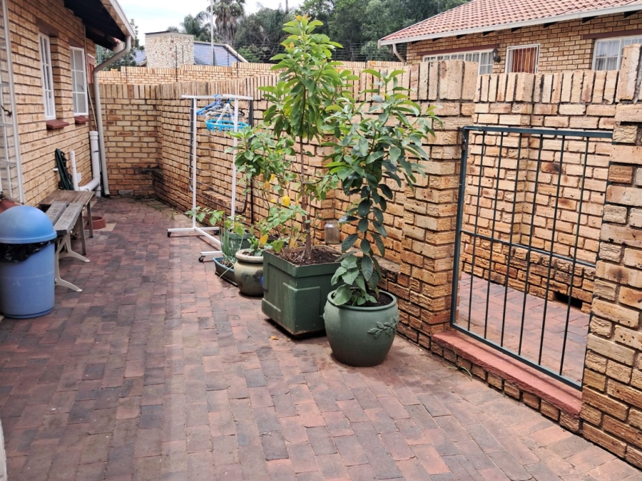 3 Bedroom Property for Sale in Noordheuwel Gauteng