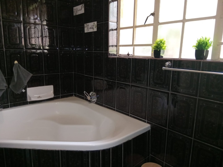 4 Bedroom Property for Sale in Noordheuwel Gauteng