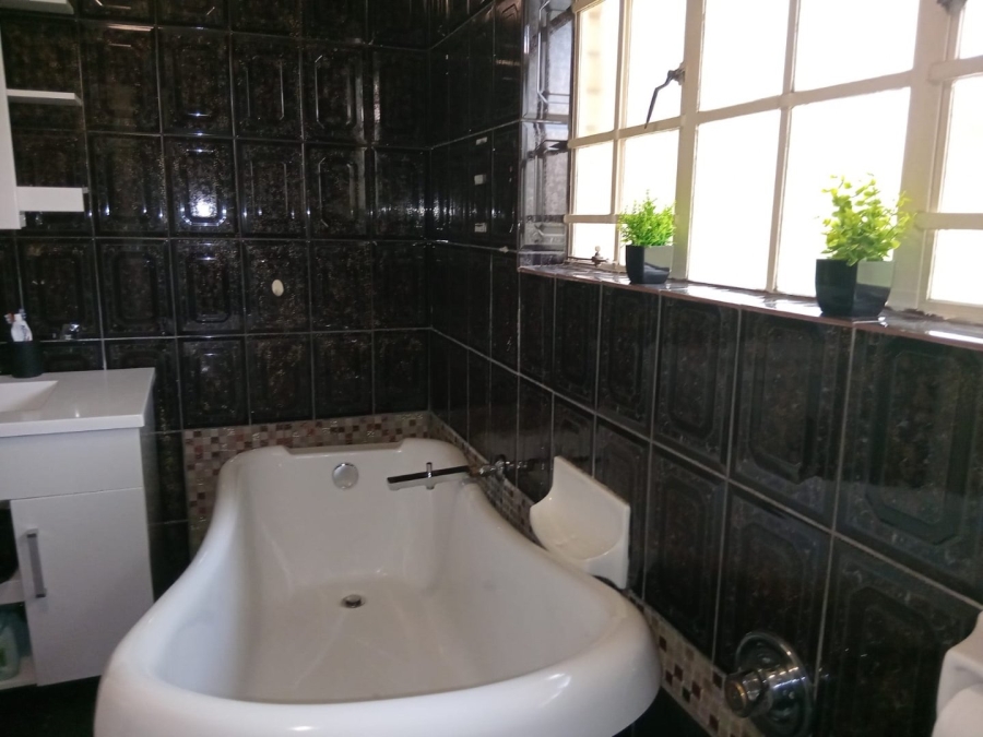 4 Bedroom Property for Sale in Noordheuwel Gauteng