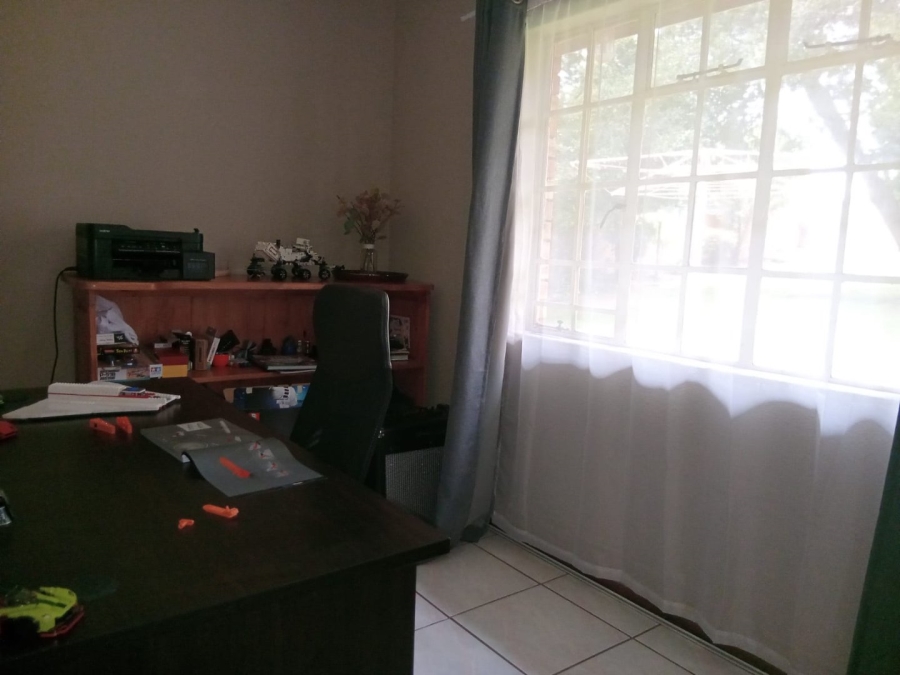 4 Bedroom Property for Sale in Noordheuwel Gauteng