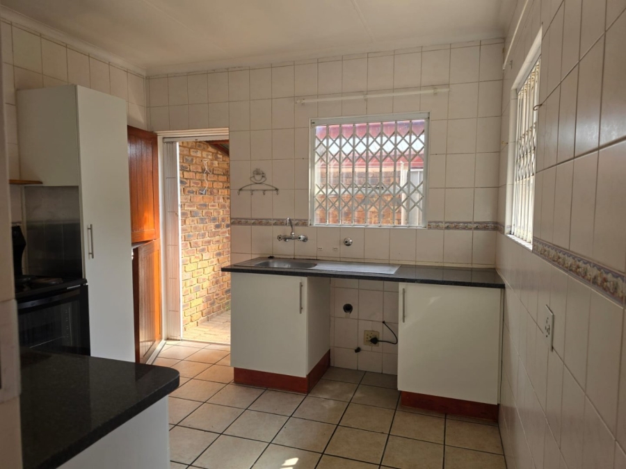 To Let 1 Bedroom Property for Rent in Witfield Gauteng