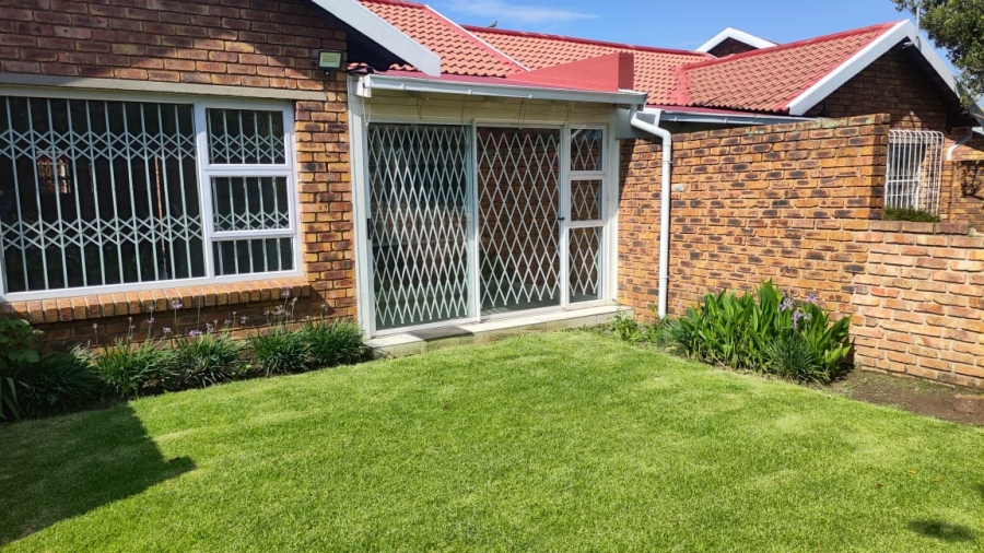 To Let 1 Bedroom Property for Rent in Witfield Gauteng