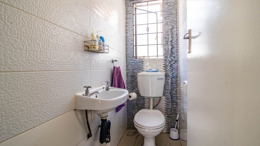 3 Bedroom Property for Sale in Eikenhof Gauteng