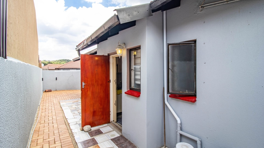3 Bedroom Property for Sale in Eikenhof Gauteng